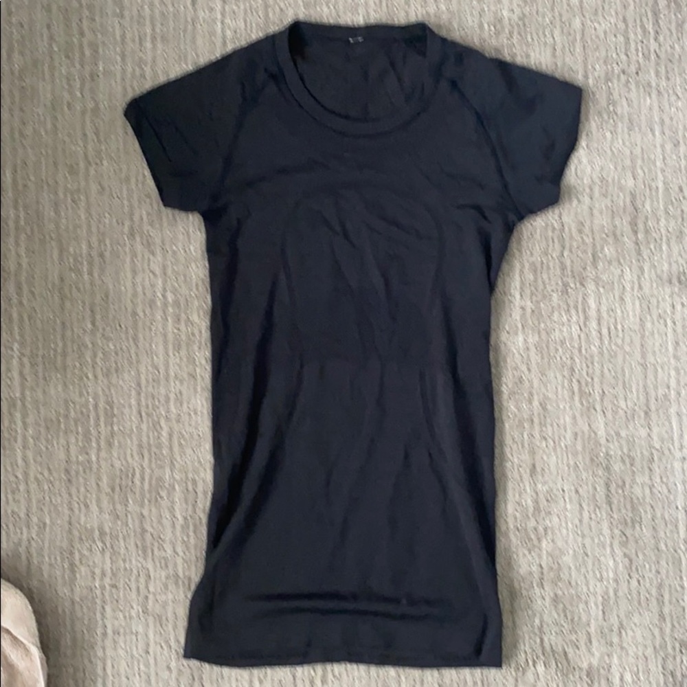 Lulu lemon workout shirt